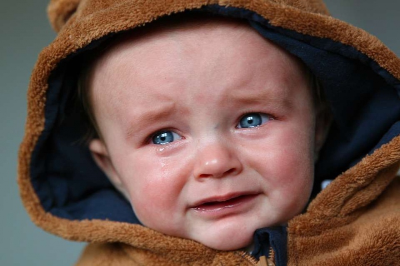 新生儿哭的时候下巴发抖怎么办新生儿的护理须知